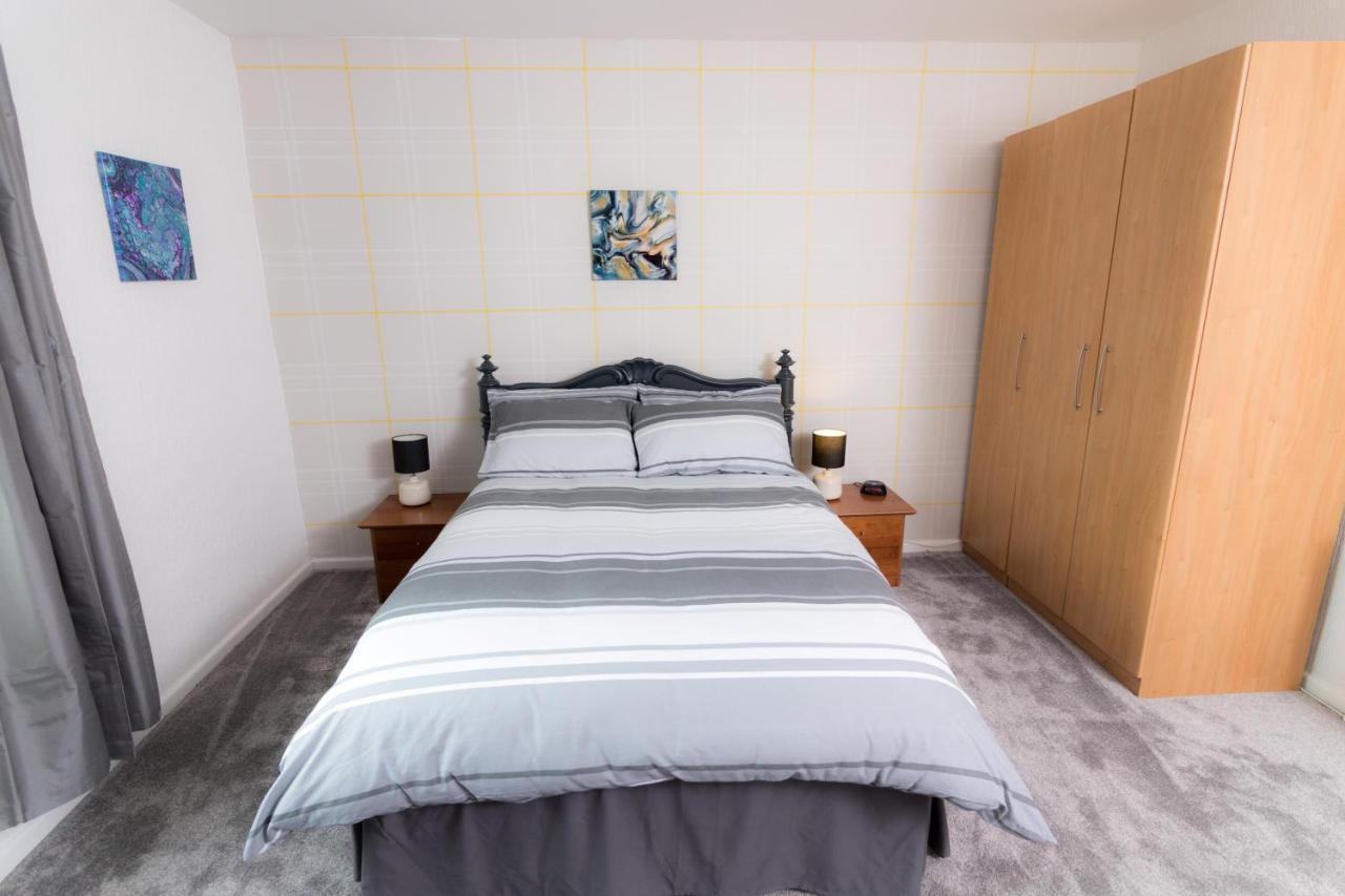 Entire House - 2 Bedroom - 3 Bed - Free Wifi - Tv Clayton-le-Moors Exteriör bild