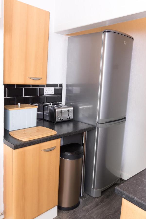 Entire House - 2 Bedroom - 3 Bed - Free Wifi - Tv Clayton-le-Moors Exteriör bild