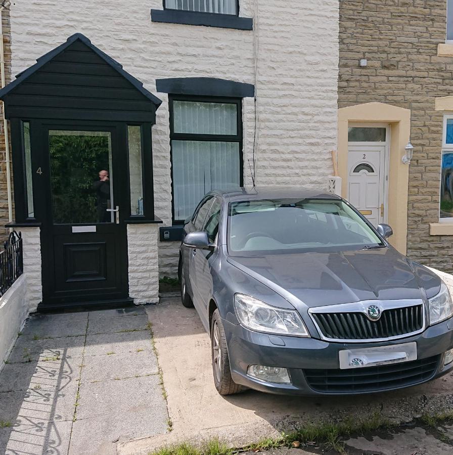 Entire House - 2 Bedroom - 3 Bed - Free Wifi - Tv Clayton-le-Moors Exteriör bild